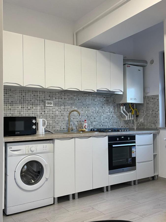 Studio Apartment Palas Mall Jászvásár Kültér fotó
